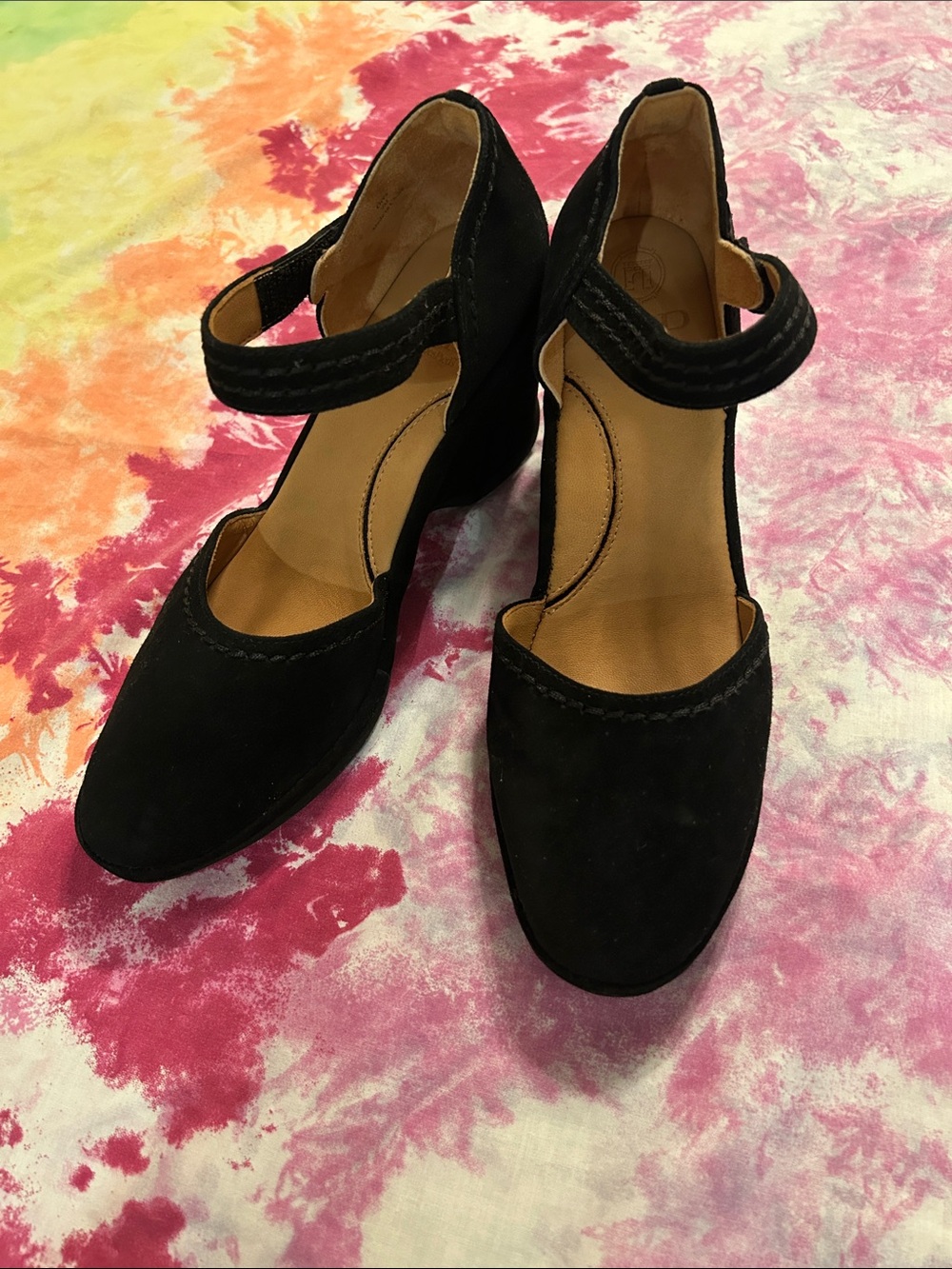 L’Armour Des Pieds Orva wedge pumps  size 9